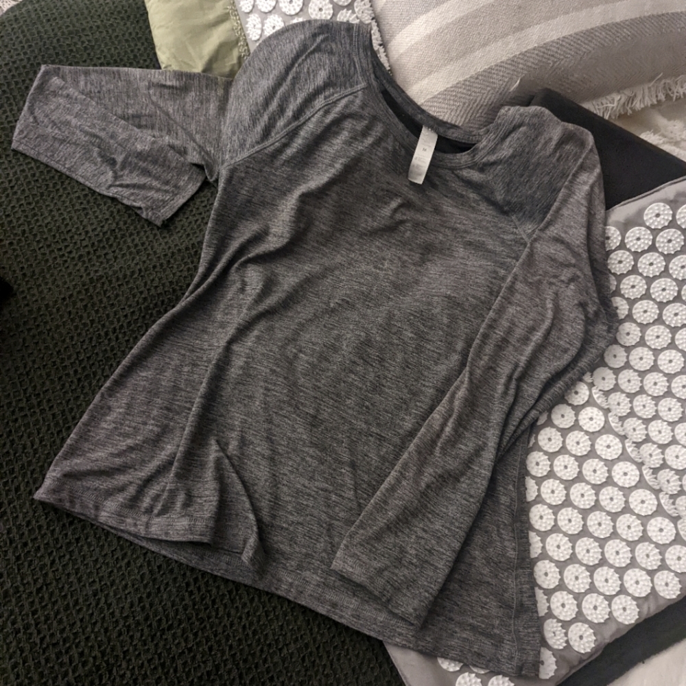Grey athletic shirt size S